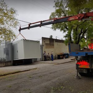 image-310694 kozan.gr: “Εφτασαν” τα δύο Container, 45 τ.μ. περίπου, που θα χρησιμοποιηθούν ως αποδυτήρια, για τις ανάγκες του γηπέδου στο ΔΑΚ Κοζάνης (Φωτογραφίες)