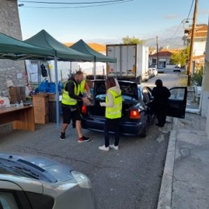 image-310831 Με επιτυχία πραγματοποιήθηκε η 5η διανομή τροφίμων στα Σέρβια στο πλαίσιο του προγράμματος ΤΕΒΑ