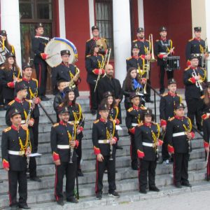 image-311850 kozan.gr: Η φιλαρμονική του Δήμου Κοζάνης “Πανδώρα”, με αφορμή τη σημερινή 108η επέτειο της απελευθέρωσης της πόλης, παιάνισε τον εωθινό στους δρόμους της Κοζάνης προτού καταλήξει για μια αναμνηστική φωτογραφία στο δημοτικό σχολείο «Χαρίσιος Μούκας» (Βίντεο)