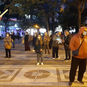 image-312328 kozan.gr: Πραγματοποιήθηκε, το απόγευμα της Τρίτης 13 Οκτωβρίου, στην κεντρική πλατεία Πτολεμαϊδας συγκέντρωση που διοργάνωσε το Σωματείο εργατοτεχνιτών και εργαζομένων στην ενέργεια (Φωτογραφίες & Βίντεο)
