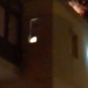 image-313559 kozan.gr: Ανάφλεξη σε καμινάδα οικίας επί της οδού Αμμούδας στην Κοζάνη – Άμεση επέμβαση της πυροσβεστικής (Βίντεο)