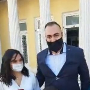 image-313924 kozan.gr: Πολιτικός γάμος στην εποχή του κορωνοϊού στο Δημαρχείο Κοζάνης – Γαμπρός και νύφη μιλούν γι’ αυτή τη σημαντική στιγμή, που πραγματοποιήθηκε κάτω από ιδιαίτερες συνθήκες λόγω πανδημίας (Βίντεο)