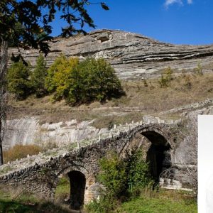image-316304 Την «σωτηρία» του γεφυριού της Σβόλιανης με ένταξη 74.400,00€ στους Κεντρικούς Αυτοτελείς Πόρους εισηγήθηκε στην Οικονομική Επιτροπή της 10ης Νοεμβρίου ο Αντιπεριφερειάρχης Π.Ε. Κοζάνης Γ. Τσιούμαρης