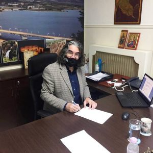 image-317517 Δήμος Σερβίων: Υπεγράφη η σύμβαση για τη «Συντήρηση Εσωτερικής Οδοποιίας στην Οικισμό Τρανοβάλτου»