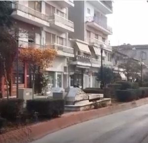 image-318624 kozan.gr: Ώρα 11:30 π.μ.: Κυριακάτικες εικόνες από κεντρικά σημεία της Πτολεμαίδας (Βίντεο)