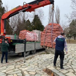 image-321700 kozan.gr: Πτολεμαΐδα: Ο Όμιλος Χρηστίδη συγκέντρωσε και παρέδωσε τρόφιμα με σκοπό την κάλυψη αναγκών περίπου 700 οικογενειών (Φωτογραφίες)
