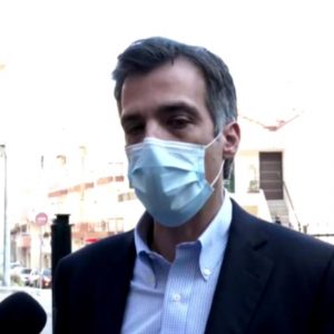 image-322242 kozan.gr: Ώρα 14:45: Αρκουμανεάς από την Κοζάνη: “Οι επόμενες μέρες κι εβδομάδες θα είναι κρίσιμες, ειδικά την περίοδο των γιορτών και δεν είναι μόνο για την Κοζάνη αλλά για όλη την Ελλάδα – Συνήθως σ’ όλη την χώρα όπου υπάρχει αυξημένος αριθμός κρουσμάτων η εξήγηση είναι μία, δεν τηρούμε τα μέτρα όπως πρέπει”