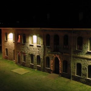 image-323367 kozan.gr: Το όμορφο βίντεο, με drone, με τα στολισμένα Σέρβια