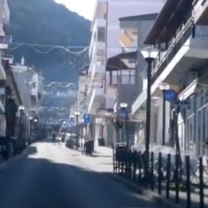 image-323393 Σημερινές πρωτοχρονιατικές εικόνες από την “κίνηση” στα Σέρβια (Βίντεο)