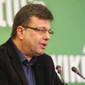 image-327301 Επερώτηση για το χώρο υγειονομικής ταφής αμιαντούχων αποβλήτων που σχεδιάζεται να δημιουργηθεί στο χώρο των «Μεταλλείων Αμιάντου Βορείου Ελλάδος» στο δήμο Σερβίων της Δυτικής Μακεδονίας, και τους κίνδυνους που ενδέχεται να προκύψουν για την μόλυνση του υδροφόρου ορίζοντα και των πηγών του ποταμού Αλιάκμονα, από τον οποίο υδροδοτείται η Θεσσαλονίκη, κατέθεσε στον Περιφερειάρχη Κ.Μ. Απ. Τζιτζικώστα, ο επικεφαλής της περιφερειακής παράταξης «Πράξεις για την Μακεδονία»