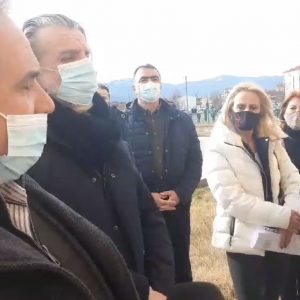 image-327825 kozan.gr: Πτολεμαΐδα: Εκπρόσωποι εμπόρων και παραγωγικών φορέων κατέθεσαν ψήφισμα διαμαρτυρίας στον Αντιπεριφερειάρχη Π.Ε. Κοζάνης Γ. Τσιούμαρη για το παρατεταμένο lockdown στο Δήμο Εορδαίας (Βίντεο)