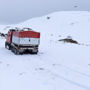 image-328715 Σε βουνοκορφή του Μιτσικελίου εντοπίστηκε το εκπαιδευτικό αεροσκάφος που αγνοούταν – Το αεροσκάφος φαίνεται να προσέκρουσε στη χιονοσκεπή βουνοκορφή και ένα μέρος του καλύφθηκε μέσα στο χιόνι