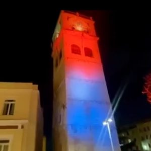 image-328972 Με πορτοκαλί και μπλε χρώμα φωτίστηκε το καμπαναριό της πόλης της Κοζάνης για την Παγκόσμια Ημέρα κατά του Καρκίνου (Βίντεο)