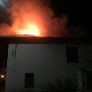 image-329179 kozan.gr: Ώρα 20:50: Κλήση για φωτιά σε διώροφο σπίτι στο Bαρικό Φλώρινας δέχτηκε η πυροσβεστική υπηρεσία Πτολεμαΐδας (Φωτογραφίες)