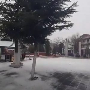image-330328 kozan.gr: Πτολεμαίδα: Ώρα 09:10 π.μ.: Ασθενής χιονόπτωση – Εικόνες από το κέντρο της πόλης (Βίντεο)