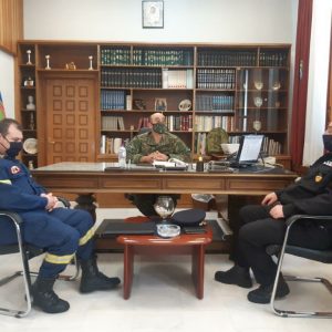 image-331046 Εθιμοτυπική επίσκεψη πραγματοποίησε ο Διοικητής της Περιφερειακής Πυροσβεστικής Διοίκησης Δυτικής Μακεδονίας, Αρχιπύραρχος Σωτήριος Κορέλας στον Διοικητή της 9ης Μ/Π Ταξιαρχίας, Ταξίαρχο Ζαχαρία Ψύρρα