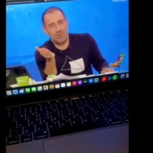 image-331180 kozan.gr: Η εκπομπή “Ράδιο Αρβύλα” σατίρισε τον εντεταλμένο, σε θέματα υγείας, δημοτικό σύμβουλο Κοζάνης Α. Σιδηρά – To σχόλιο του γιατρού στο kozan.gr, που γέλασε με τη ψυχή του (Βίντεο)
