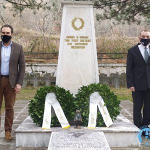image-331355 Στεφάνι κατέθεσαν στο Στρατιωτικό Νεκροταφείο ο Δήμαρχος Φλώρινας και ο Πρόεδρος της Κοινότητας Φλώρινας