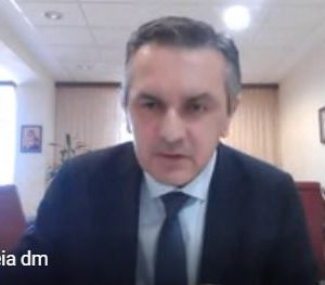 image-333817 kozan.gr: Γ. Κασαπίδης: “H Περιφέρεια Δ. Μακεδονίας έχει, αυτή τη στιγμή, 329 ενεργά κρούσματα εκ των οποίων τα 229 στην Π.Ε. Κοζάνης, τα 51 στην Π.Ε. Καστοριάς, τα 37 στην Π.Ε. Γρεβενών & τα 12 στην Π.Ε. Φλώρινας. Ο καθηγητηςο κΤσιωδρας ανεφερε ότι χρειάζεται επαγρύπνηση στις Π.Ε. Κοζάνης, Καστοριάς & Γρεβενών. Είναι ακόμη στο όριο του πορτοκαλί συναγερμού – Η Περιφέρειά μας (σε Κοζάνη, Γρεβενά & Καστοριά) βρίσκεται στα υψηλότερα ποσοστά εμβολιασμών μεταξύ όλων των Π.Ε. στην Πατρίδα μας – Και στη γειτονική Αλβανία δύσκολη κατάσταση με την πανδημία” (Bίντεο)