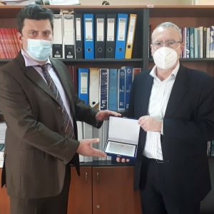 image-332643 Το Διευθυντή της Δ.Ο.Υ. Κοζάνης Ι. Ποδιώτη τίμησε το Οικονομικό Επιμελητήριο Δυτικής Μακεδονίας στην εκδήλωση κοπής πίτας