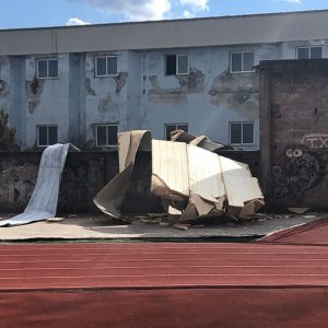 image-335477 Δήμος Γρεβενών: Ζημιές στο ανενεργό Κλειστό Κολυμβητήριο των Γρεβενών από ανεμοστρόβιλο (Φωτογραφίες)