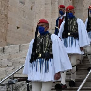 image-336750 kozan.gr: Οι Εύζωνες, από την περιοχή της Κοζάνης, που ήταν παρόντες, στην έπαρση της σημαίας στον Ιερό Βράχο της Ακρόπολης και στη μεγαλειώδη παρέλαση