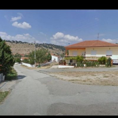 image-337585 Πρόεδρος Σιδερών στο kozan.gr: “Έγινε παράκληση, από μένα, σε όλους τους κατοίκους να μη μετακινηθεί κανείς εκτός του χωριού – Δύο άτομα από το χωριό νοσηλεύονται στο Μαμάτσειο ενώ αυτοί που έχουν διαγνωσθεί θετικοί νοσούν, στις οικίες τους, με ήπια συμπτώματα” (Bίντεο)