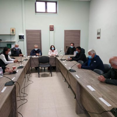 image-339838 Καλλιόπη Βέττα: Οι αγρότες της Π.Ε. Κοζάνης πρέπει να αποζημιωθούν για το σύνολο της καταστροφής που υπέστησαν λόγω του πρόσφατου παγετού – Επίσκεψη στον Βελβεντό, Πύργους και Μεσόβουνο»