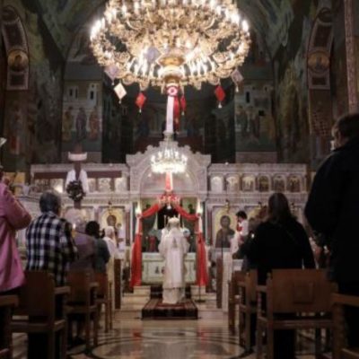 image-340549 «Χριστός Ανέστη» στις 9 το βράδυ έξω από τους ναούς – Οι αποφάσεις της Εκκλησίας για το Πάσχα
