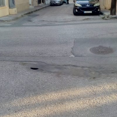 image-342482 kozan.gr: Κοζάνη: “Τρύπα” στο οδόστρωμα αυτή τη φορά επί της οδού Γρεβενών στην Κοζάνη (Φωτογραφίες)