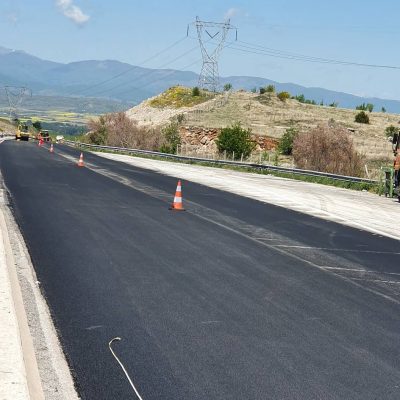 image-342497 Εργασίες ασφαλτόστρωσης στο δρόμο Πτολεμαίδας – Κοζάνης (Φωτογραφίες)
