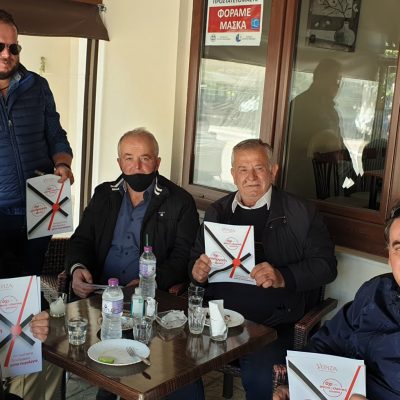 image-343660 Ο πρώην βουλευτής Κοζάνης Γ. Ντζιμάνης, σε εξόρμηση της Ο.Μ. Βοΐου του ΣΥΡΙΖΑ, στη λαϊκή αγορά Γαλατινής