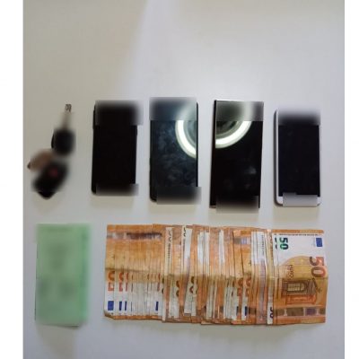 image-345209 Συνελήφθησαν 2 άτομα για διακίνηση ποσότητας ακατέργαστης κάνναβης βάρους -53- κιλών, σε περιοχή της Καστοριάς, από αστυνομικούς της Διεύθυνσης Αστυνομίας Καστοριάς – Οι ανωτέρω δε συμμορφώθηκαν σε σήμα στάσης των αστυνομικών και συνελήφθησαν μετά από συντονισμένη αστυνομική επιχείρηση