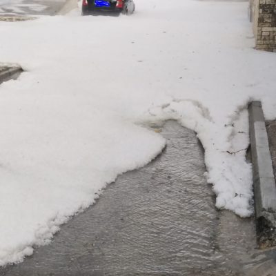 image-347291 kozan.gr: Μια εικόνα χίλιες λέξεις για τη σημερινή πρωτοφανή χαλαζόπτωση – Φωτογραφίες από την περιοχή του Αγ. Αθανασίου Κοζάνης (oδός Θεμιστοκλή Σοφούλη)