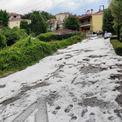image-347297 kozan.gr: Νέες φωτογραφίες με δρόμους κατάλευκους & πλατείες γεμάτες από μεγάλο όγκο από χαλάζι