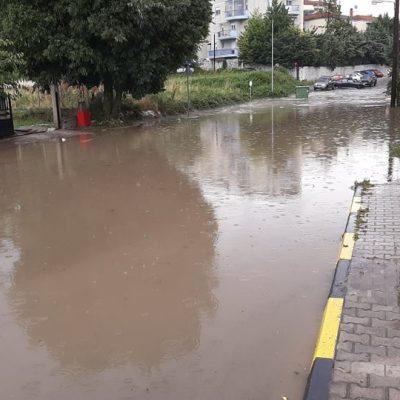 image-347307 kozan.gr: Επέμβαση της Πυροσβεστικής Υπηρεσίας Κοζάνης, στην Οδό Μακρυγιάννη, για την απάντληση υδάτων (Φωτογραφίες)