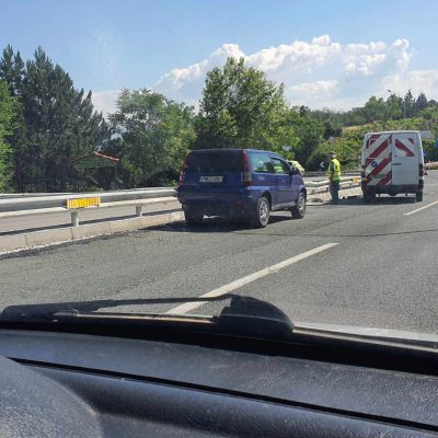 image-348346 Kozan.gr: Εργασίες στα κράσπεδα των προστατευτικών μπαρών στο δρόμο Κοζάνης – Κοιλων, μέχρι το ύψος του Πανεπιστημίου Δυτικής Μακεδονίας (Φωτογραφίες)