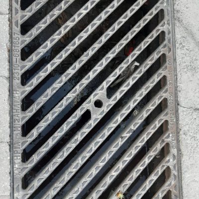 image-348835 Πτολεμαίδα: Παράπονο αναγνώστη στο kozan.gr: To φρεάτιο στη συμβολή των οδών Κωνσταντινουπόλεως & Ανανία Νικολαίδη είναι γεμάτο λάσπη