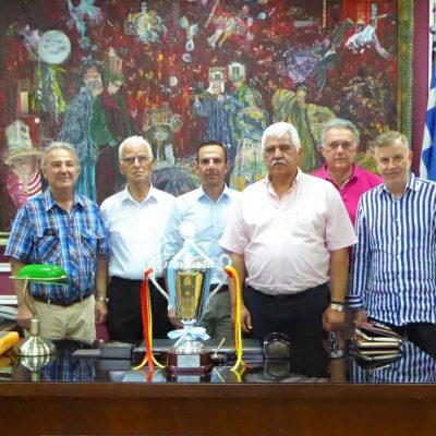 image-351020 Μνήμες από την κατάκτηση του Κυπέλλου το 1980 ξαναζωντάνεψαν στο Δημαρχείο Καστοριάς