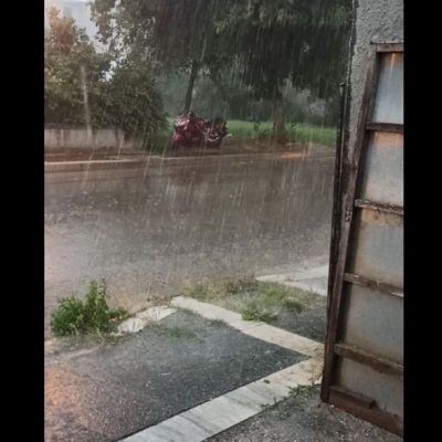 image-351775 kozan.gr: Ώρα 17:35: Βροχόπτωση με μικρής διάρκειας χαλαζόπτωση στην Πτολεμαίδα (Bίντεο)
