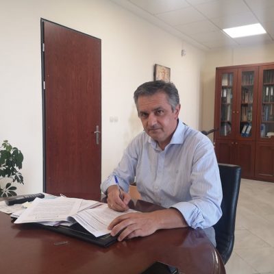 image-353432 Υπεγράφη σήμερα Τετάρτη η προγραμματική σύμβαση για την εκπόνηση της μελέτης με τίτλο «ΜΕΛΕΤΕΣ ΒΕΛΤΙΩΣΗΣ ΟΔΙΚΟΥ ΤΜΗΜΑΤΟΣ ΚΑΙΣΑΡΕΙΑ – ΑΙΑΝΗ ΜΕ ΚΑΤΑΣΚΕΥΗ ΓΕΦΥΡΑΣ ΣΤΗ ΘΕΣΗ ΧΑΝΔΑΚΑ» – Ικανοποιείται ένα χρόνιο αίτημα των κατοίκων της περιοχής