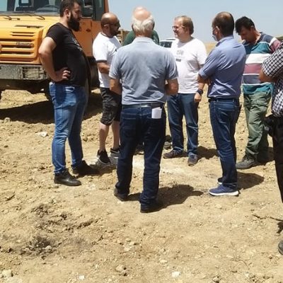 image-354937 Πραγματοποιήθηκε συμβολική κινητοποίηση διαμαρτυρίας στον τόπο χωματουργικών εργασιών του ορυχείου Νοτίου Πεδίου προς την πλευρά της Ακρινής (Φωτογραφίες)