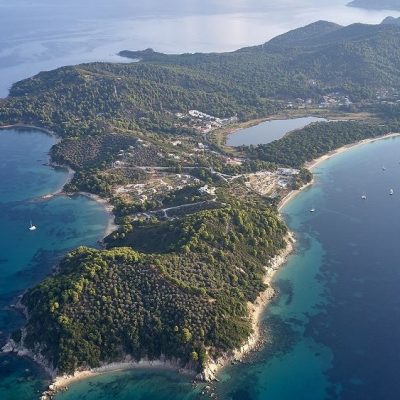 image-356176 kozan.gr: Ένταξη του έργου της εταιρείας ELIVI HOTELS στη Σκιάθο στις στρατηγικές επενδύσεις – H εταιρεία ELIVI HOTELS ανήκει στον όμιλο εταιρειών Ναθαναηλίδη, η οποία με την Τεχνική Ναθαναηλίδη, κατασκευαστική εταιρεία με έδρα την Πτολεμαΐδα, δραστηριοποιείται στην κατασκευή δημόσιων και ιδιωτικών έργων