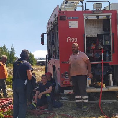 image-356348 kozan.gr: Σημερινές φωτογραφίες από το οροπέδιο της Ζωοδόχου Πηγής και τις υπεράνθρωπες προσπάθειες των πυροσβεστών να σβήσουν τις διάσπαρτες εστίες φωτιάς