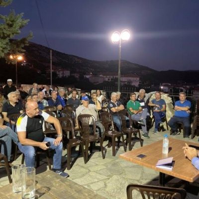 image-357797 kozan.gr: Την πρώτη συγκέντρωση της πρωτοβουλίας “Τα προβλήματα στον Δήμαρχο” πραγματοποίησε η Δημοτική Αρχή του Δήμου Σερβίων, ξεκινώντας, το βράδυ της Δευτέρας 16/8, από την Κοινότητα Μεταξά (Φωτογραφίες)