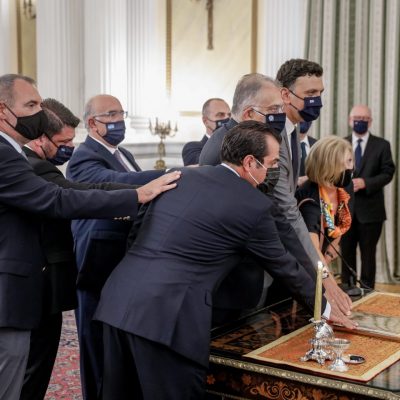image-360287 kozan.gr: Φωτογραφία και βίντεο από την τελετή ορκομωσίας του νέου Υφυπουργού Μεταφορών Μ. Παπαδόπουλου (Βίντεο & Φωτογραφία)
