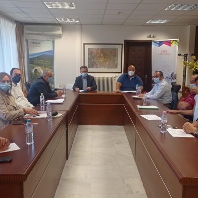 image-365148 Σύσκεψη παρουσία του Περιφερειάρχη Δυτικής Μακεδονίας Γιώργου Κασαπίδη πραγματοποιήθηκε την Πέμπτη 23 Σεπτεμβρίου, στην Αίθουσα Συσκέψεων της Π.Ε. Γρεβενών