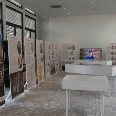 image-368689 Το Μουσείο πάει Σχολείο»: Συνεχίζεται η έκθεση κειμηλίων του Πολεμικού Μουσείου στο χώρο της Κοβενταρείου Δημοτικής Βιβλιοθήκης Κοζάνης (βίντεο)