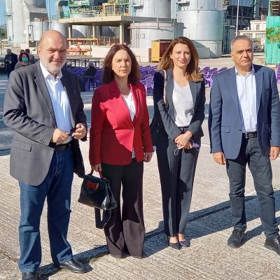 image-369163 Καλλιόπη Βέττα: Ο αγώνας για την υπεράσπιση δημόσιων αγαθών, όπως είναι το ρεύμα, αποτελεί διαχρονική πυξίδα για όλους τους ενεργούς πολίτες – Κατάθεση στεφάνου και συμμετοχή στις εκδηλώσεις για την επέτειο της Μάχης της Ηλεκτρικής