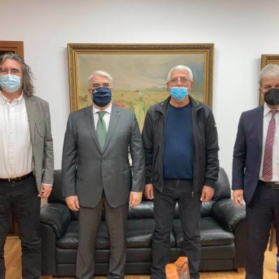 image-370206 Χ. Ελευθερίου (Δήμαρχος Σερβίων): “Βοήθεια στο να εγκριθεί η κατασκευή ιχθυόσκαλας στην περιοχή των Σερβίων, οικονομική βοήθεια στους ψαράδες της καραβίδας & αύξηση του ποσοστού επιδότησης, στο 50%, των μηχανών για τις βάρκες “